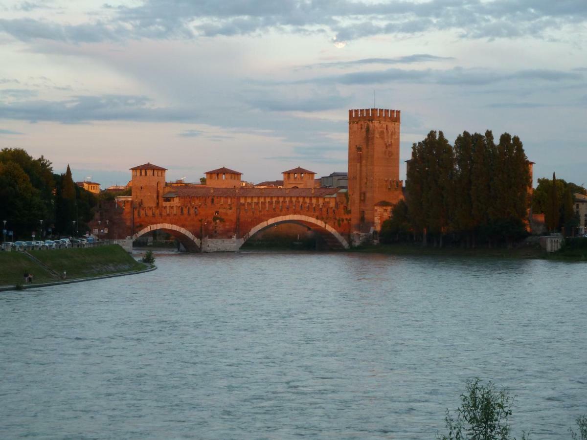 Апартаменты Casa Archi - Vista Sul Fiume Верона Экстерьер фото